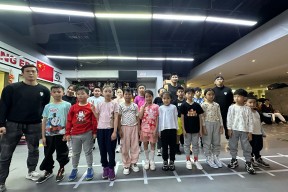 开云体育-拳击小组赛上演强强对话，闽南霹雳队逆转蓬莱天虎队，团队配合流畅；本土核心状态回升的简单介绍